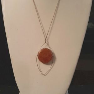 CARNELIAN & GOLD MODERN NECKLACE